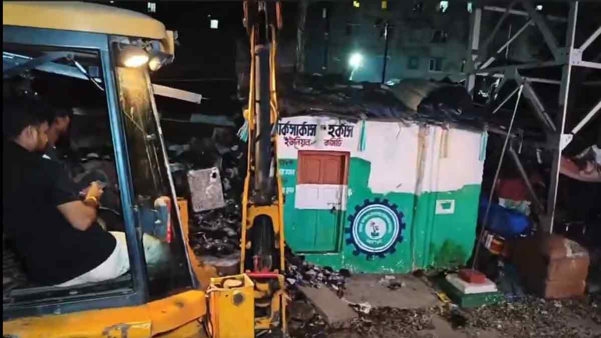 park-circus-station-encroachment-drive-illegal-shops-demolished
