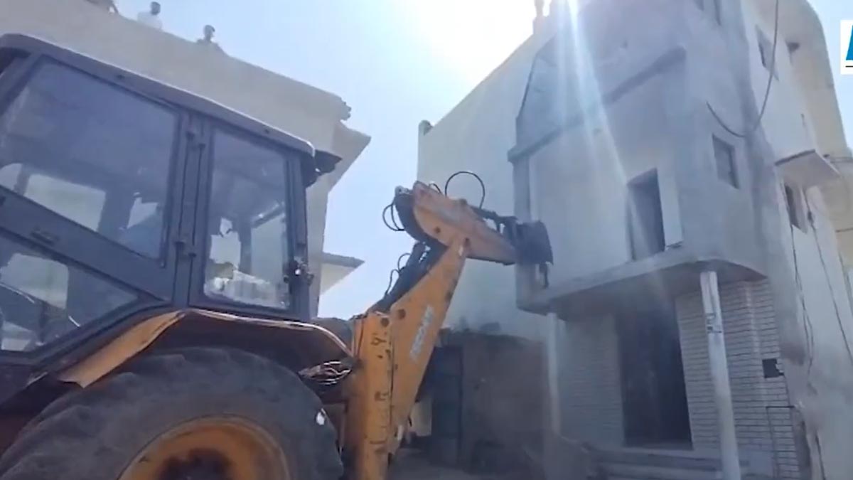 mustafa-qadri-mosque-demolition-sambhal-government-land-encroachment-up-bulldozer-action