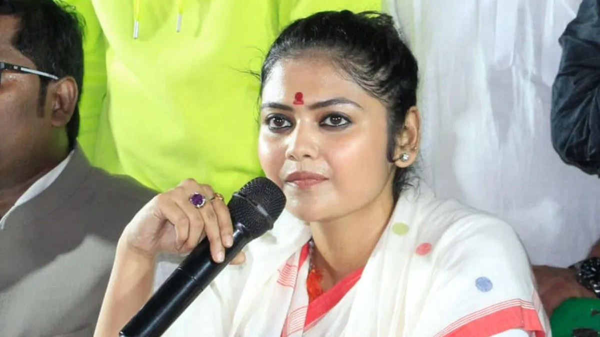 Sayani Ghosh may join rebel bloc