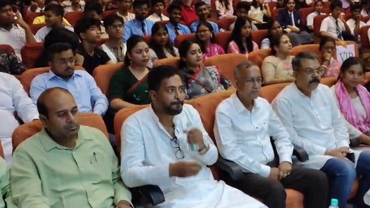 Shankar Ghosh Recalls Political Neglect After Being Honoured at Siliguri Civic Event