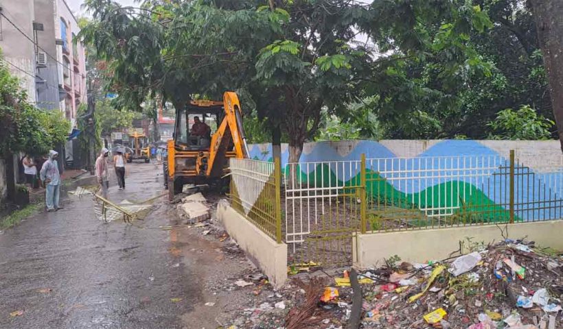 siliguri-park-demolition-illegal-encroachment-municipal-commissioner