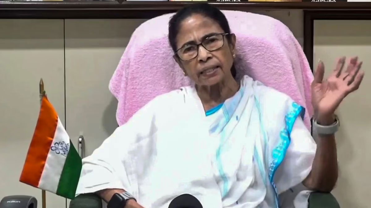 after-firhad-hakims-exit-bengal-politics-heat-up-mamata-summons-councillors-for-emergency-meet