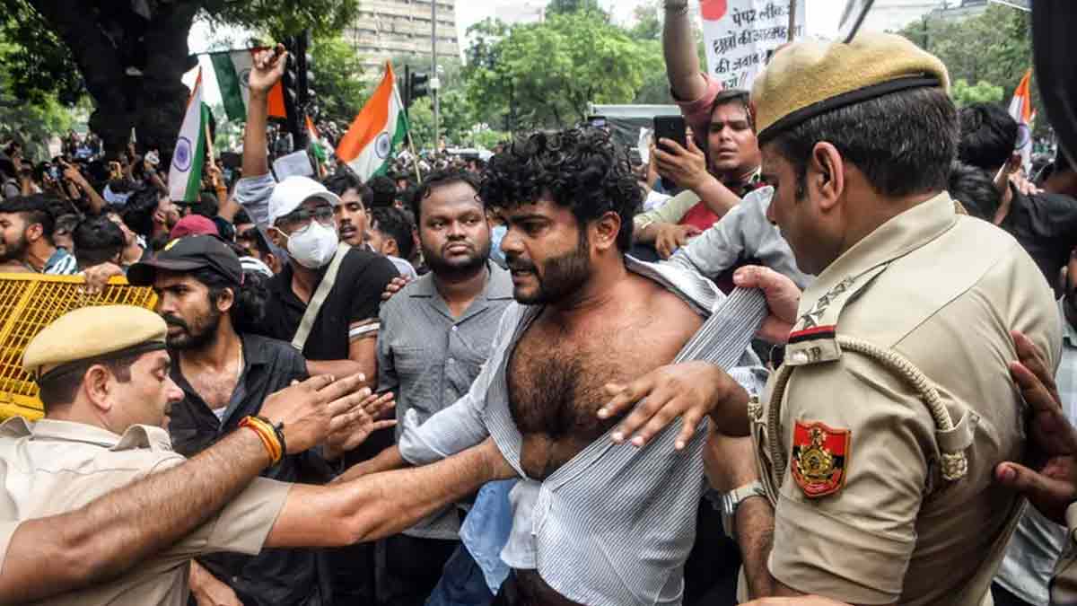 mumbai-police-fir-student-protest