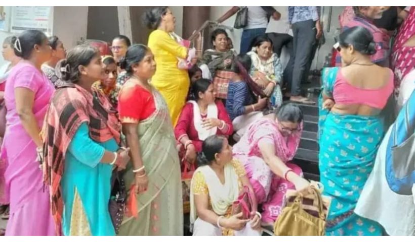 domjur-sees-womens-protest-over-alleged-irregularities-in-annapurna-bhandar-scheme