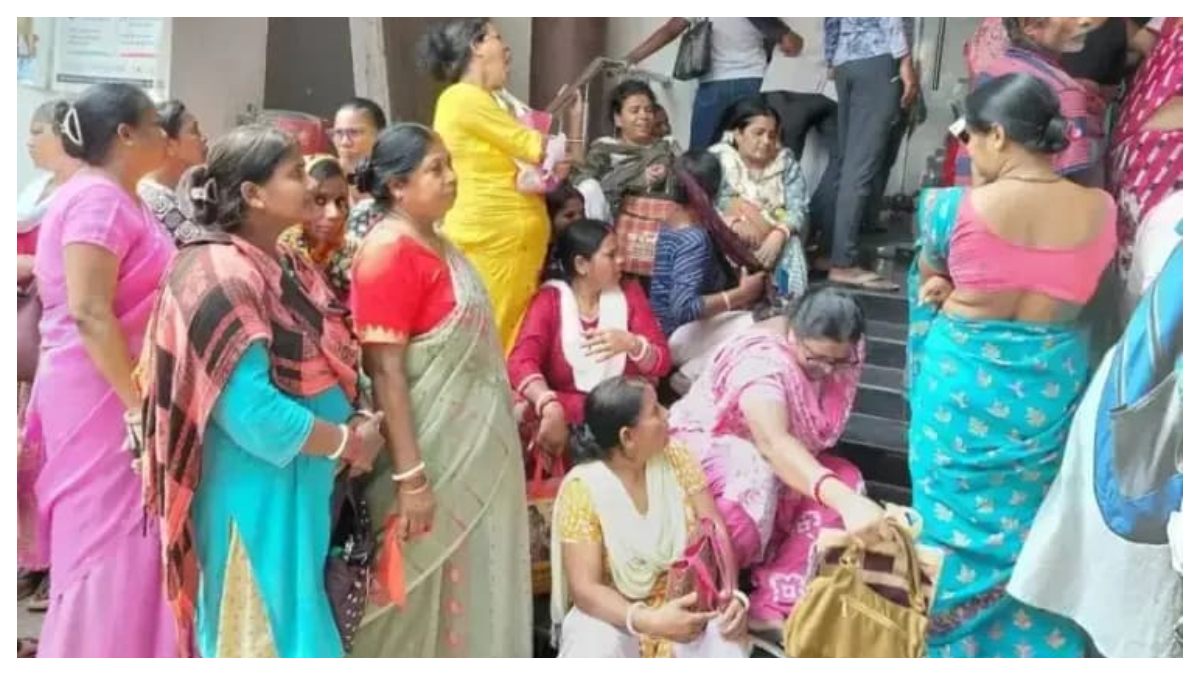 domjur-sees-womens-protest-over-alleged-irregularities-in-annapurna-bhandar-scheme