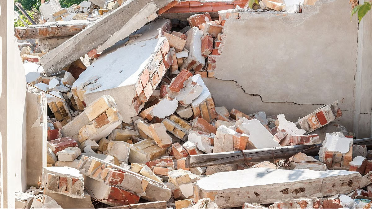 roof collapse pakistan kohat deaths