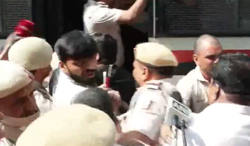 congress-protest-pm-residence