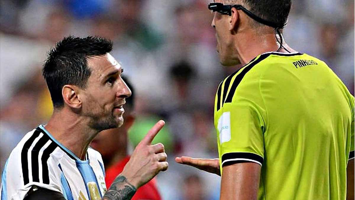 lionel-messi-referee-joao-pinheiro-argument-argentina-vs-switzerland