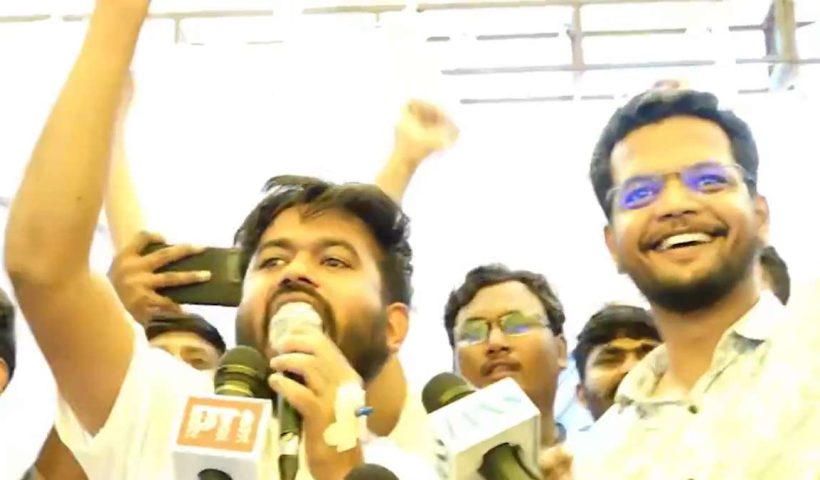 dharmendra-pradhan-resignation-cjp-celebration