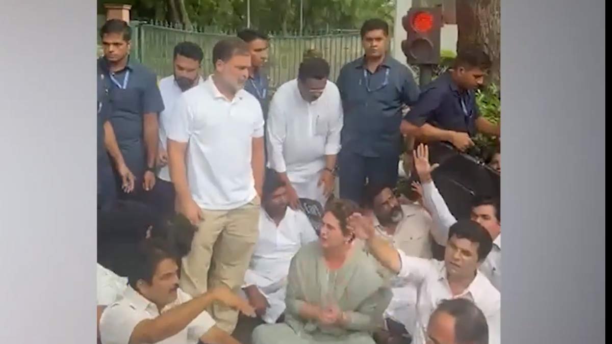 congress-protest-pm-residence