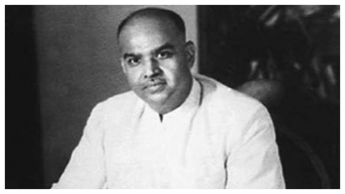 shyama-prasad-mukherjee-statue-vandalised-on-sukia-street-police-launch-investigation