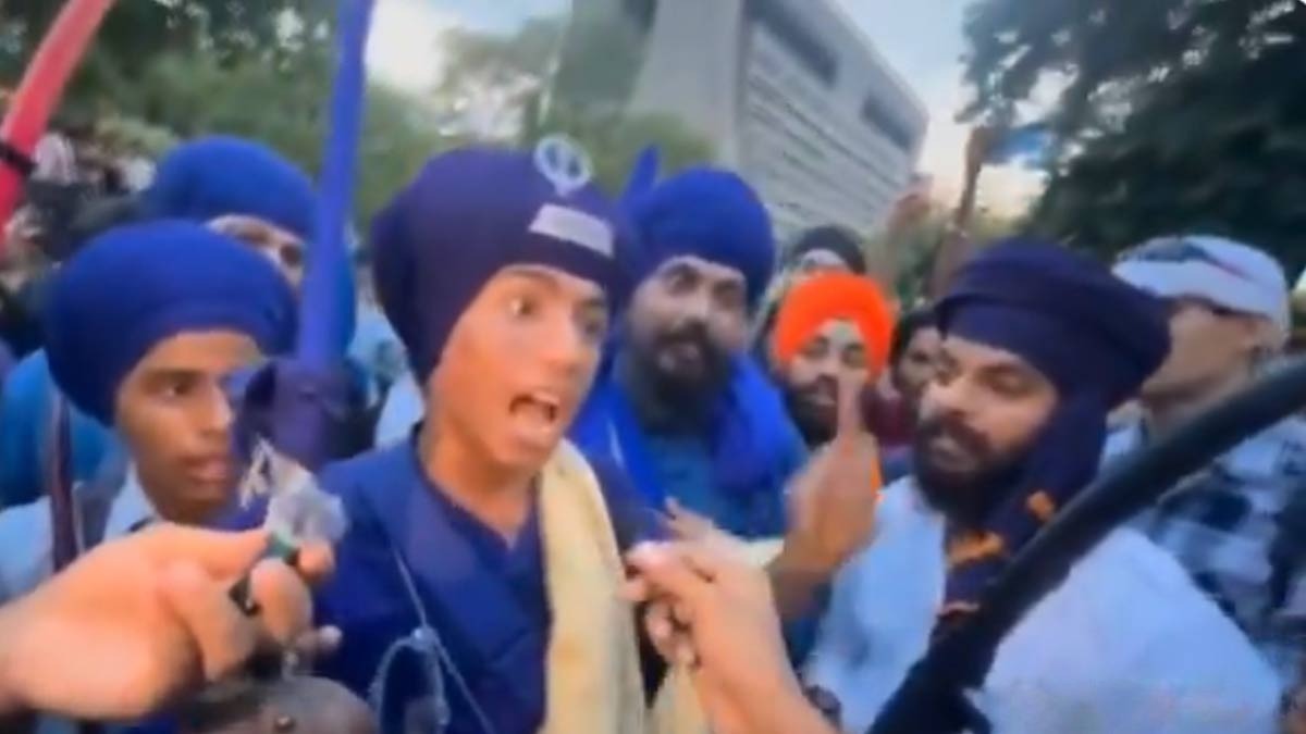 nihang-sikhs-delhi-protest
