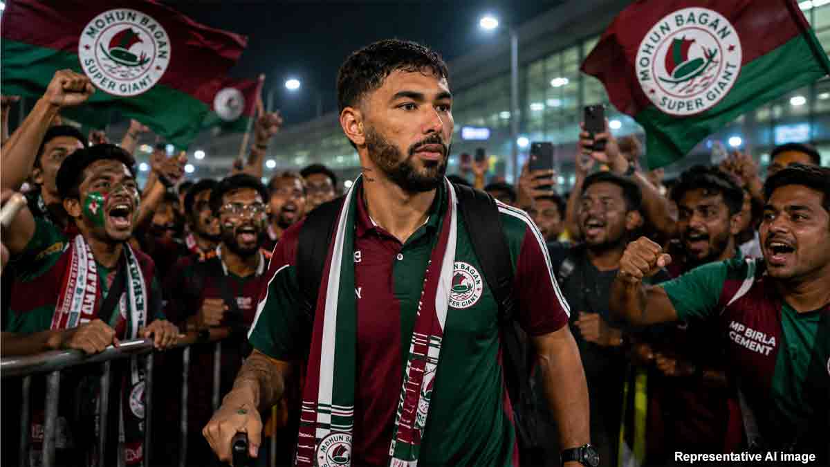 Miguel Figueira-arrives-kolkata-mohun-bagan-tuesday-night