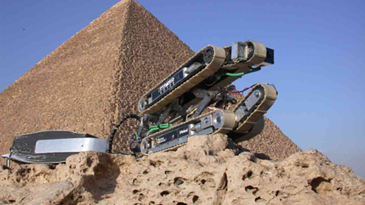 giza-great-pyramid-mysterious-door-secret-passage-robot
