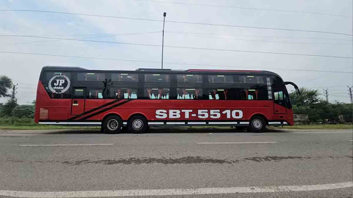 india-first-15-metre-sleeper-bus-42-berths-long-distance-travel