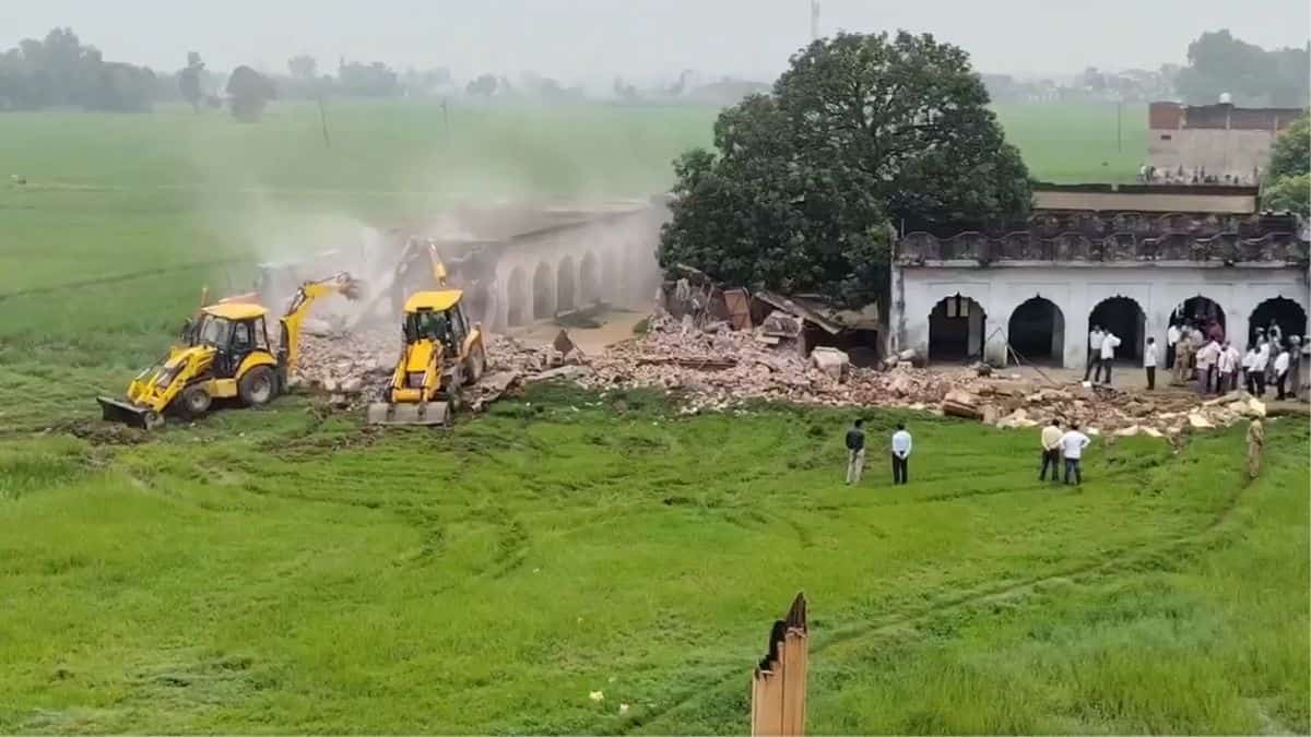siddharthnagar-madrasa-demolition