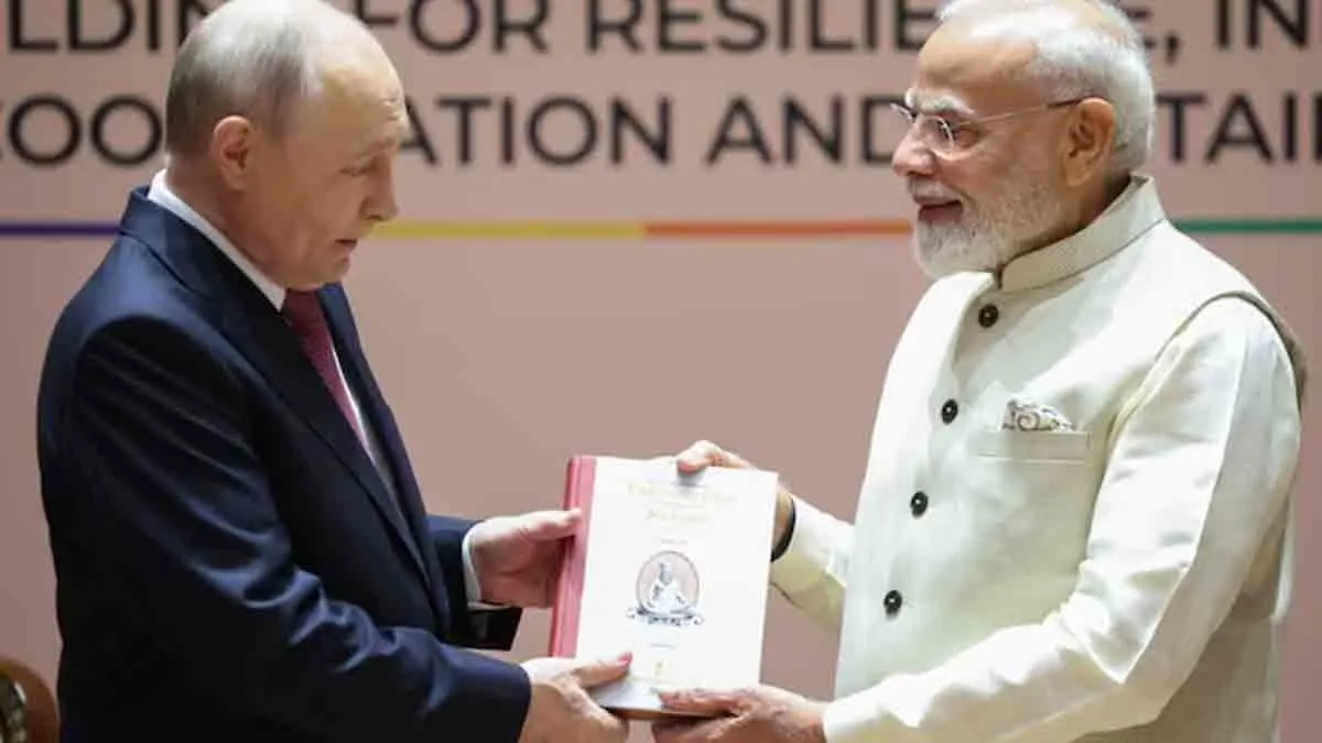 PM Modi gifts Thirukkural to Putin