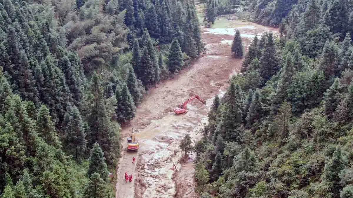 china-jiangxi-landslide-heavy-rain-death-toll-16-18000-evacuated