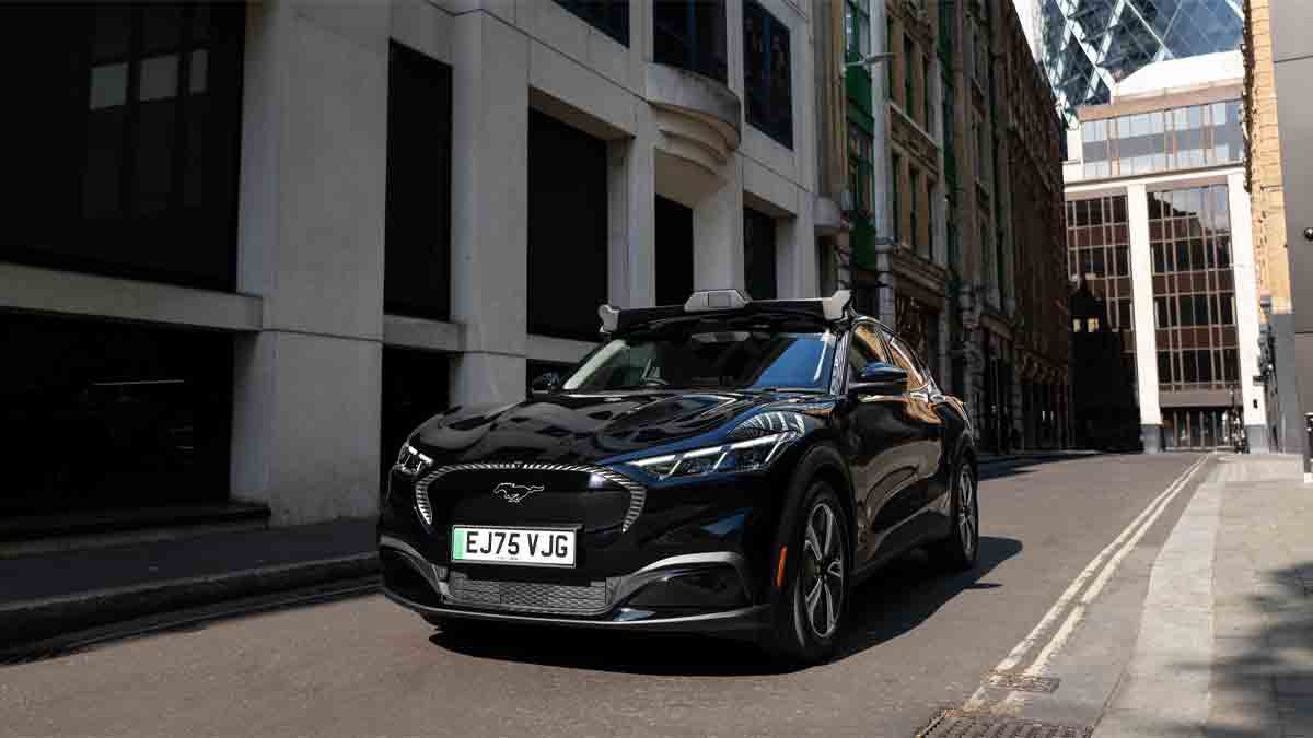 uber-wayve-robotaxi-service-london-15-ford-mustang-mach-e