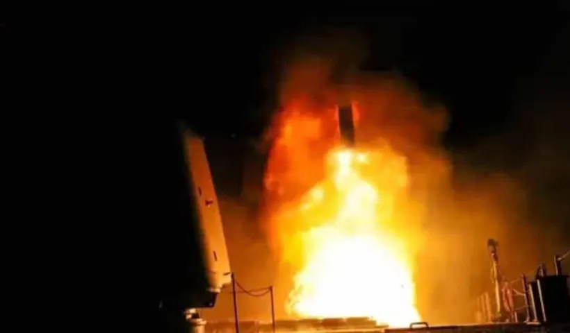 us-strikes-iran-hormuz-strait-tensions-tehran-retaliation-warning