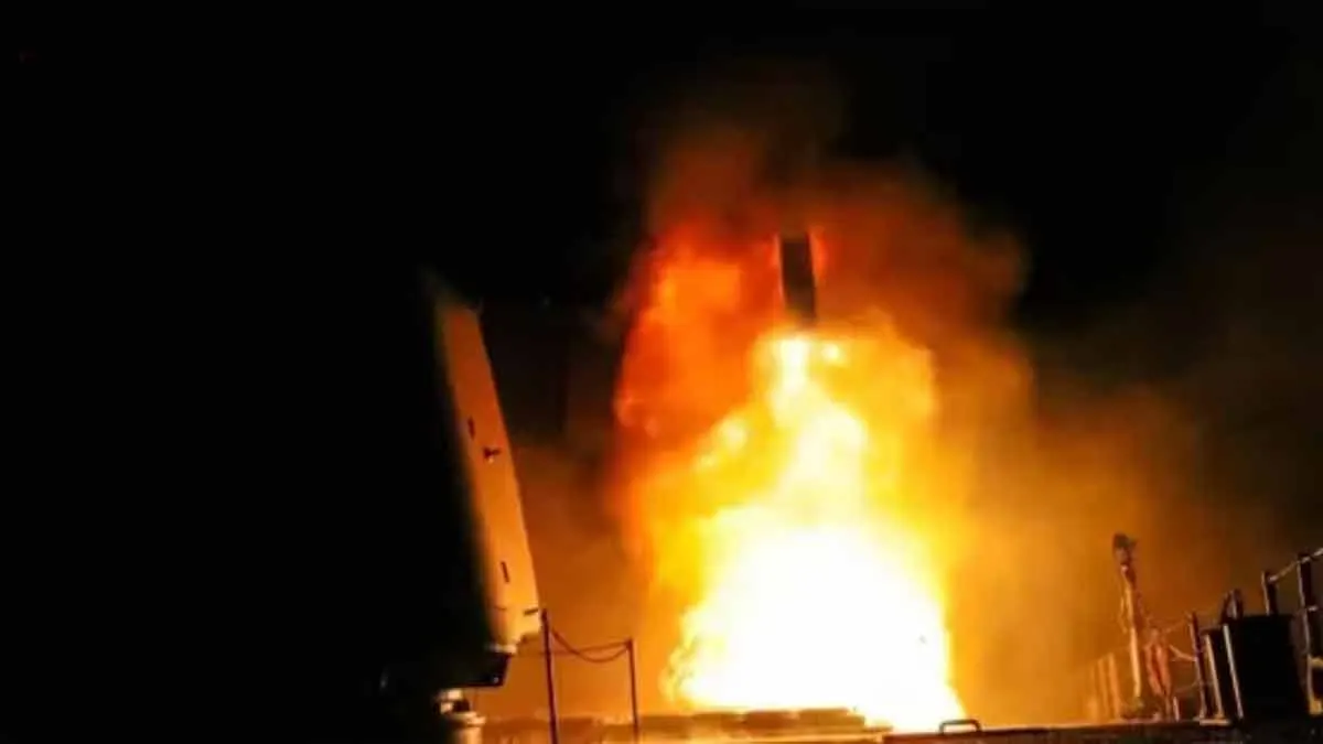 us-strikes-iran-hormuz-strait-tensions-tehran-retaliation-warning